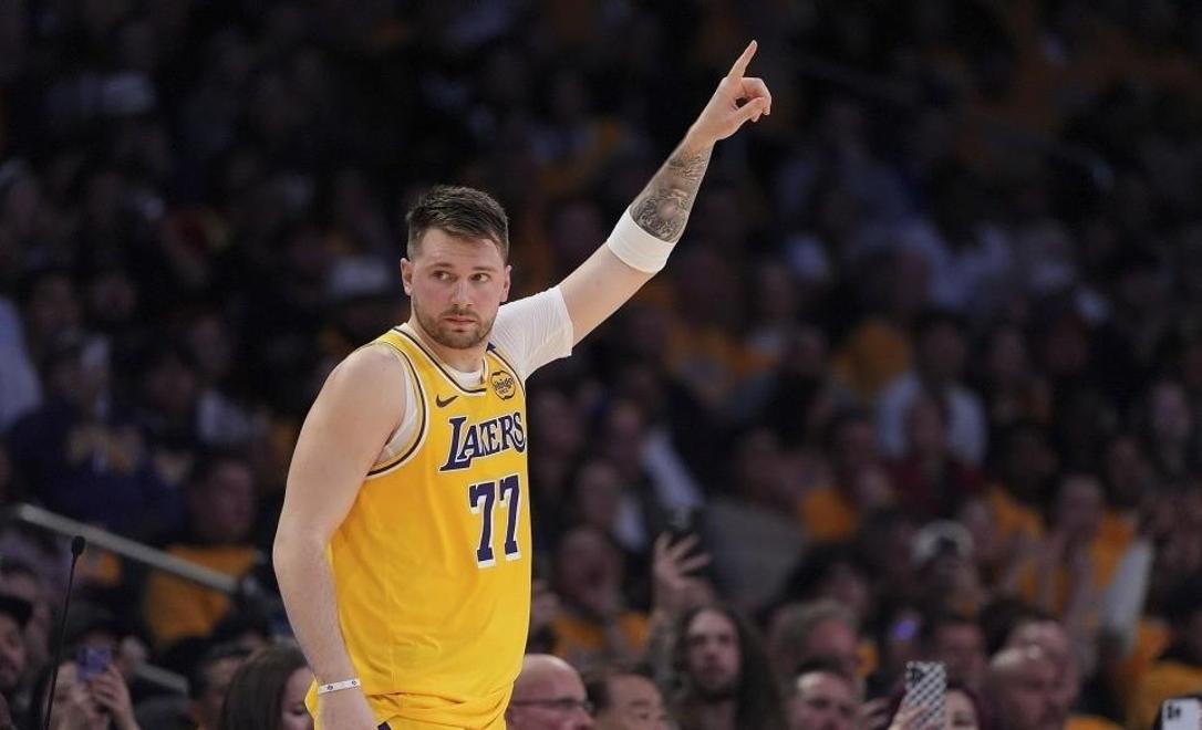 东契奇回归赛场，势不可挡首场状态亮眼，TL观众沸腾！的简单介绍开云体育手机APP